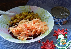 Винегрет с острой капустой и тунцом