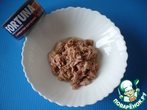 Закуска с тунцом на лепешке