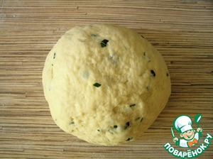 Пирог с лососем, зеленью и овощами