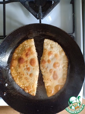 Тесто для чебуреков почти по ГОСТУ Тесто для чебуреков почти по ГОСТУ