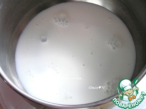 Фисташковое пирожное с брусничным семифреддо