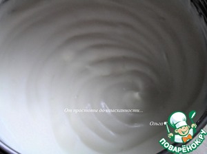 Фисташковое пирожное с брусничным семифреддо