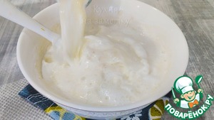 Горячий молочный пирог с кремом и джемом