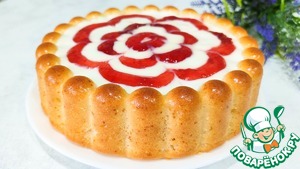 Горячий молочный пирог с кремом и джемом