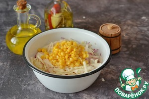 Капустный салат с кукурузой