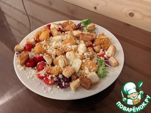 Салат "Цезарь с креветками темпура"