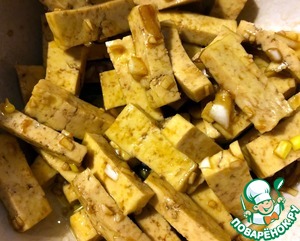 Салат из помидоров с тофу