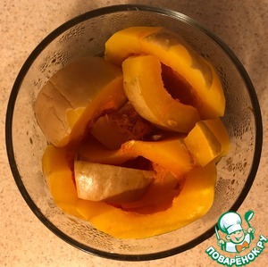 Булочки-кролики с яблочным пюре