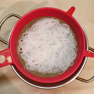 Фунчоза с курицей и овощами Фунчоза с курицей и овощами