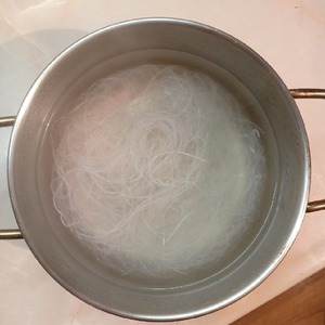 Фунчоза с курицей и овощами Фунчоза с курицей и овощами