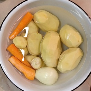 Картошка, тушеная с мясом Картошка, тушеная с мясом