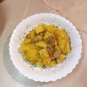 Картошка, тушеная с мясом Картошка, тушеная с мясом