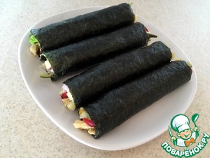 Кимбаб с перцем и маринованным огурцом