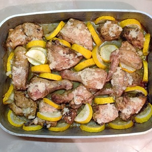 Курица с кабачками под чесночной корочкой