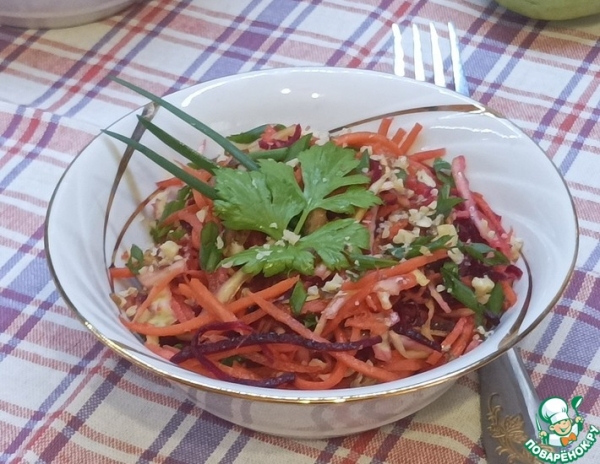 Овощной салат с орехами Овощной салат с орехами