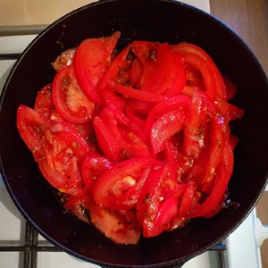 Паста с курицей под чесночно-томатным соусом Паста с курицей под чесночно-томатным соусом