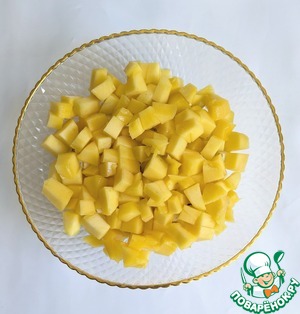 Салат с моцареллой, манго и руколой