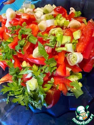 Салат с морковью и коктейльными томатами