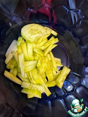 Салат с морковью и коктейльными томатами