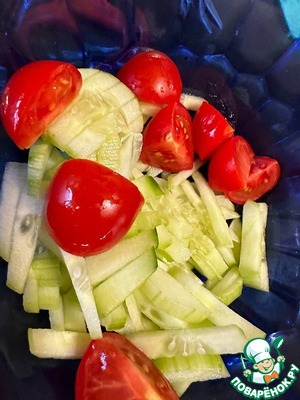 Салат с морковью и коктейльными томатами