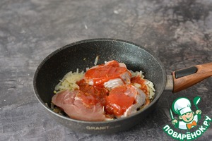 Стейки голени индейки в томатном соусе