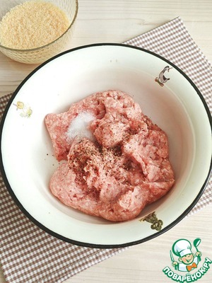 Фрикадельки с кускусом под сырным соусом