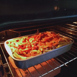 Курица в томатном соусе с оливками Курица в томатном соусе с оливками