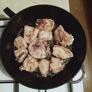 Курица в томатном соусе с оливками Курица в томатном соусе с оливками