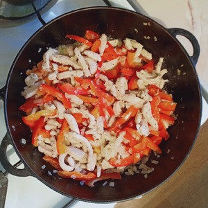 Куриное филе с перцем в сливках Куриное филе с перцем в сливках