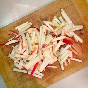 Салат из капусты с сыром чечил