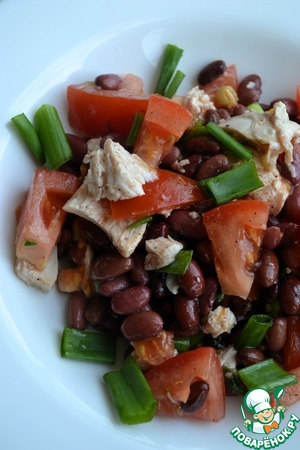 Салат из курицы с фасолью
