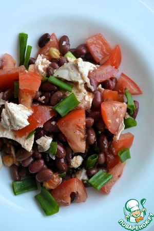 Салат из курицы с фасолью