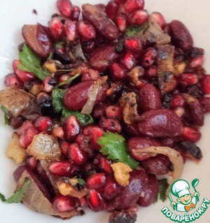 Салат с гранатом и орехами Салат с гранатом и орехами