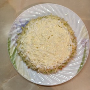 Салат с курицей, огурцами, сыром, яйцом Салат с курицей, огурцами, сыром, яйцом