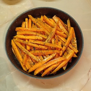 Морковь, запеченная с травами