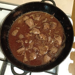 Печень говяжья с луком