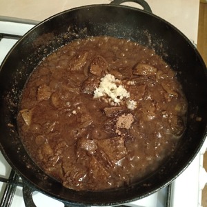 Печень говяжья с луком