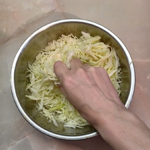 Салат овощной с куриным филе Салат овощной с куриным филе