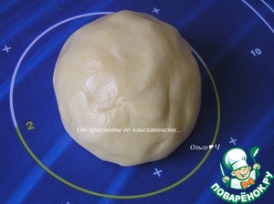 Торт-мороженое с безе и малиной