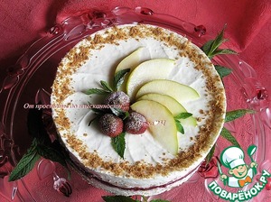 Торт-мороженое с безе и малиной