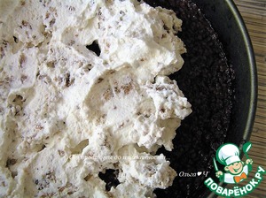 Торт-мороженое с безе и малиной