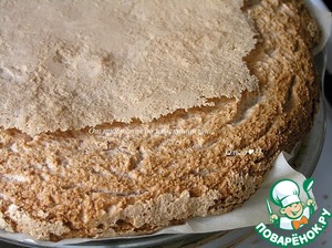 Торт-мороженое с безе и малиной