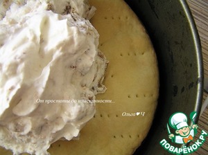 Торт-мороженое с безе и малиной