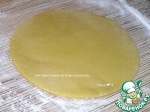 Торт-мороженое с безе и малиной