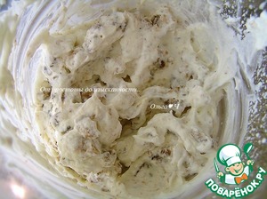 Торт-мороженое с безе и малиной