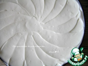 Торт-мороженое с безе и малиной