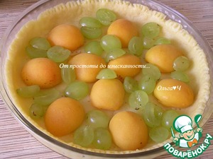 Пирог с абрикосами и виноградом Пирог с абрикосами и виноградом