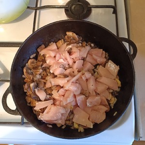 Курица в грибном соусе