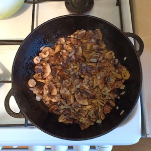 Курица в грибном соусе