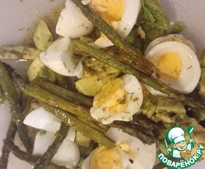 Летний салатик из спаржи, авокадо и яиц Летний салатик из спаржи, авокадо и яиц